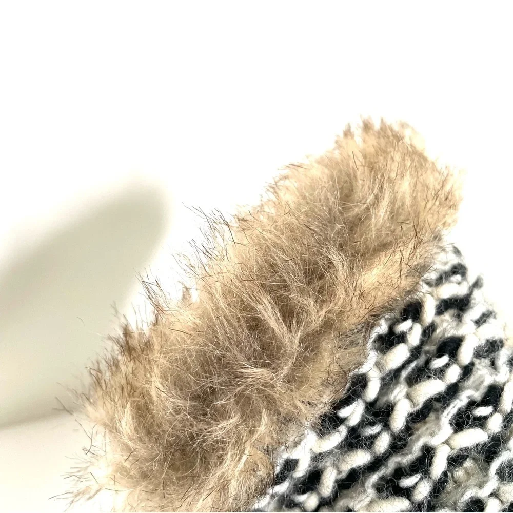 Cabincore | Eddie Bauer Knit Mittens Faux Fur Trim | Fleece Lined | Black White
